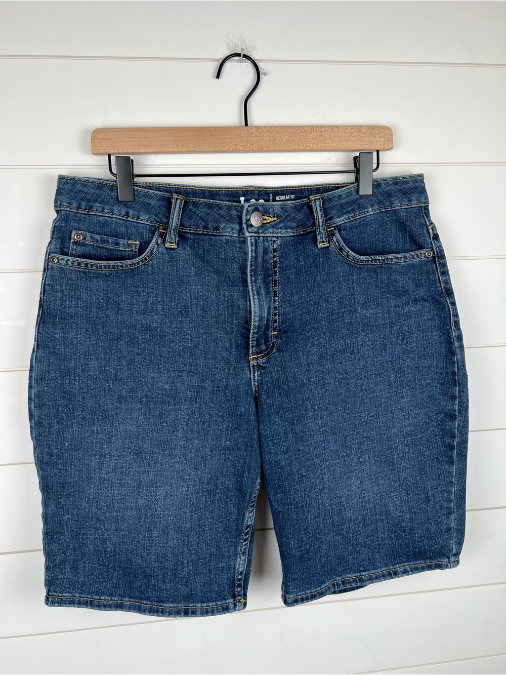 Lee Mid Rise Bermuda Jean Shorts Regular Fit Women's Size 14 Stretch - Picture 2 of 12
